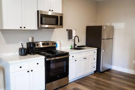 Апартаменты Modern And Convenient Norwood Knox Ноксвилл Экстерьер фото